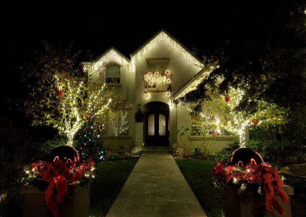 9 Best Outdoor Christmas Lights Ideas to Light Up Your Holiday