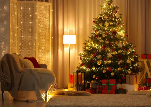 How to Hang Christmas Tree Lights Like a Pro