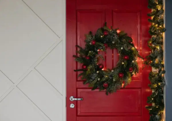 8 Christmas Light Safety Tips for This Holiday Season