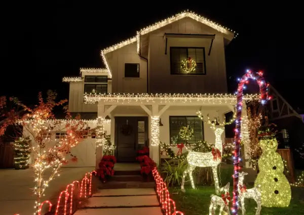 6 Must-Know Christmas Light Safety Tips to Keep in Mind this Year