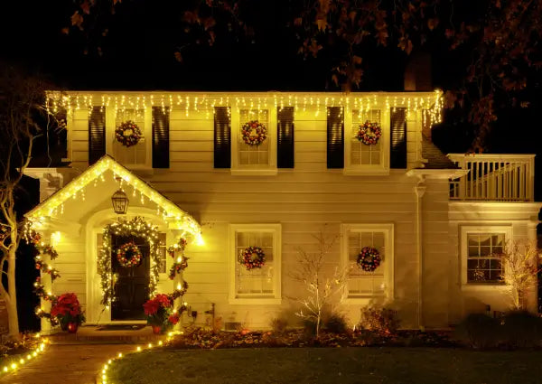 5 Dazzling Outdoor Christmas Lights Ideas